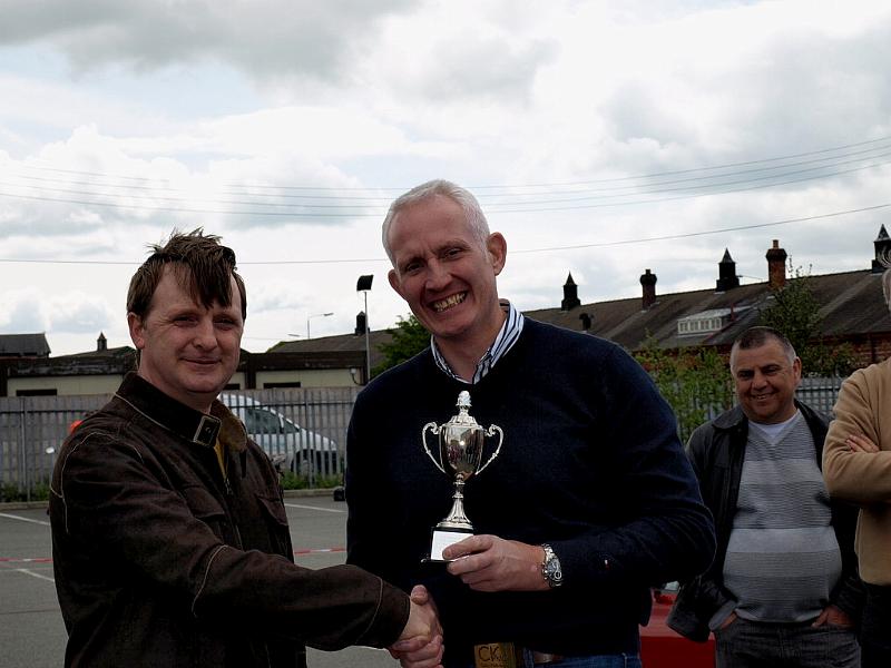 P5091756.JPG - Gareth Roberts presents the Ambuscade challenge cup won by the Starboard team